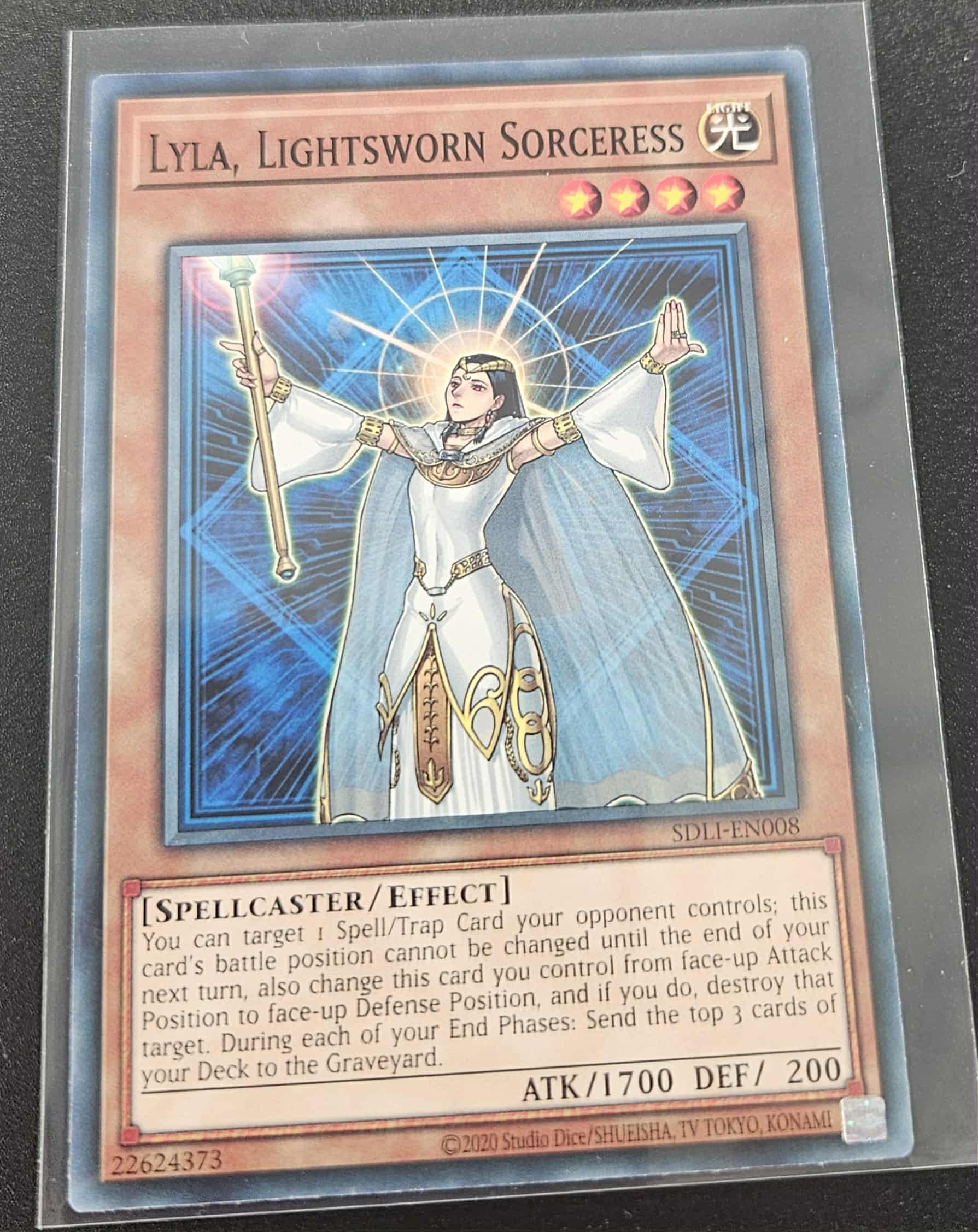 Lyla, Lightsworn Sorceress